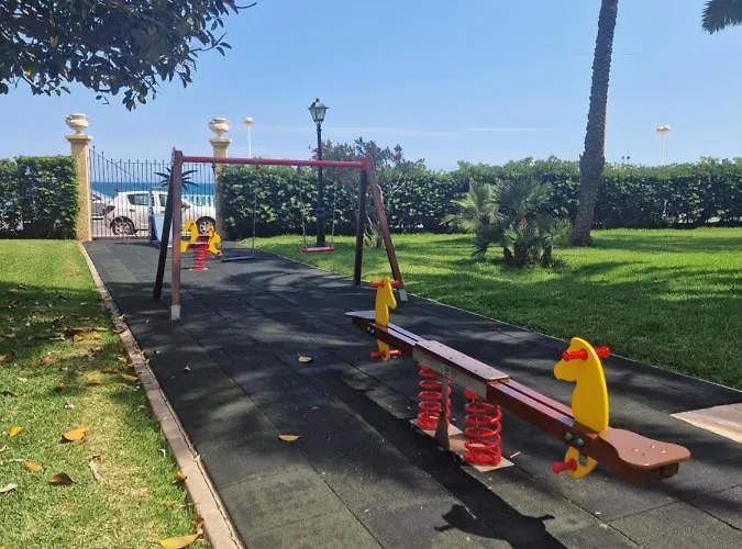 First Line Sea Appartement *